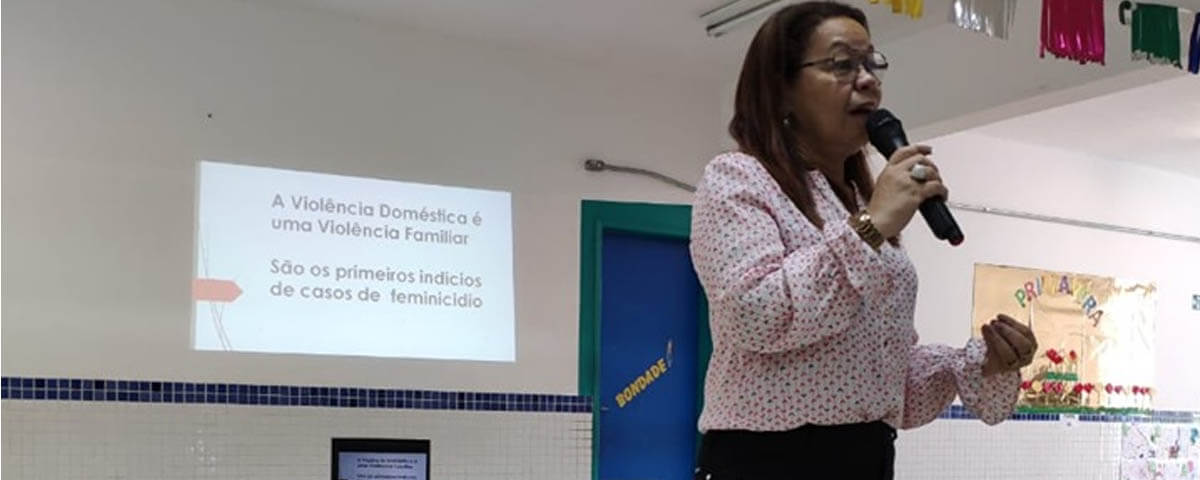 Você está visualizando atualmente Comissão OAB Vai à Escola realiza palestra sobre “Violência Doméstica” na Escola Pública EPG. Vereador Carlos Franchin
